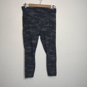 Athleta Gray Ultimate Camo 7/8 Tight Leggings Size MP